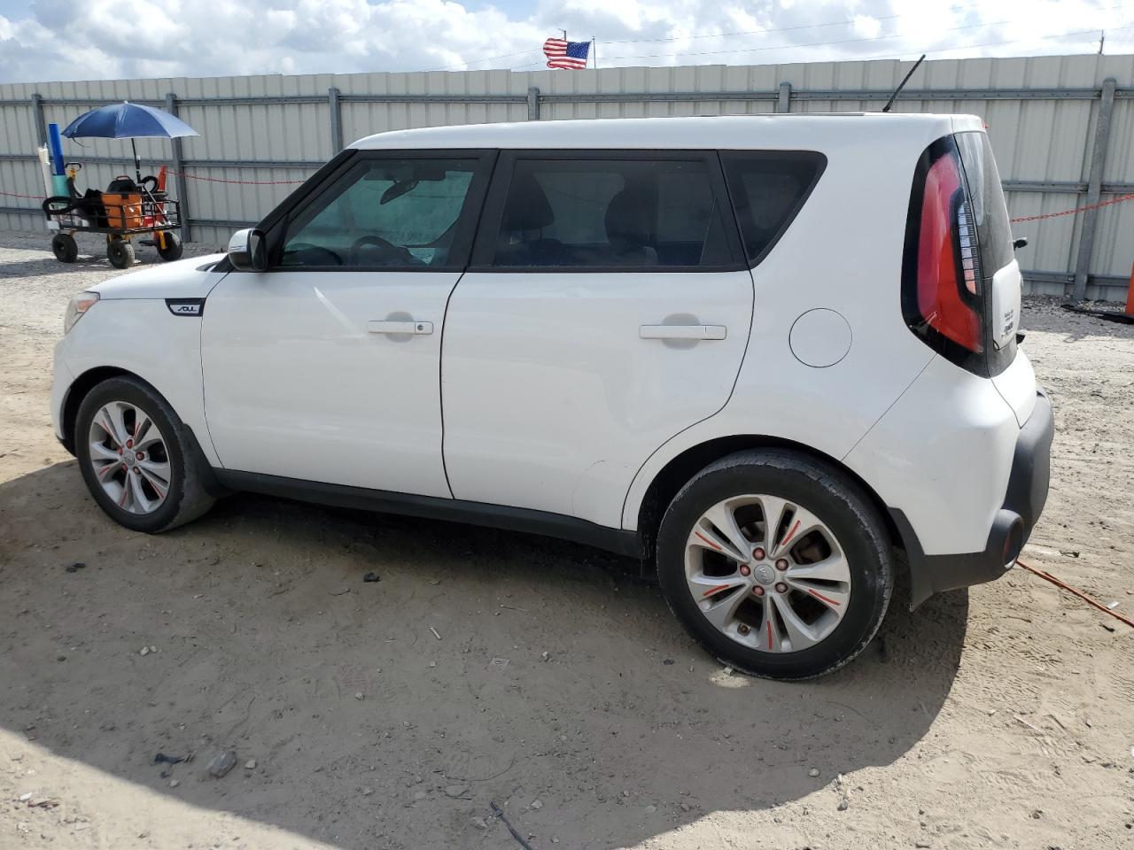 2014 KIA SOUL + - Image 2