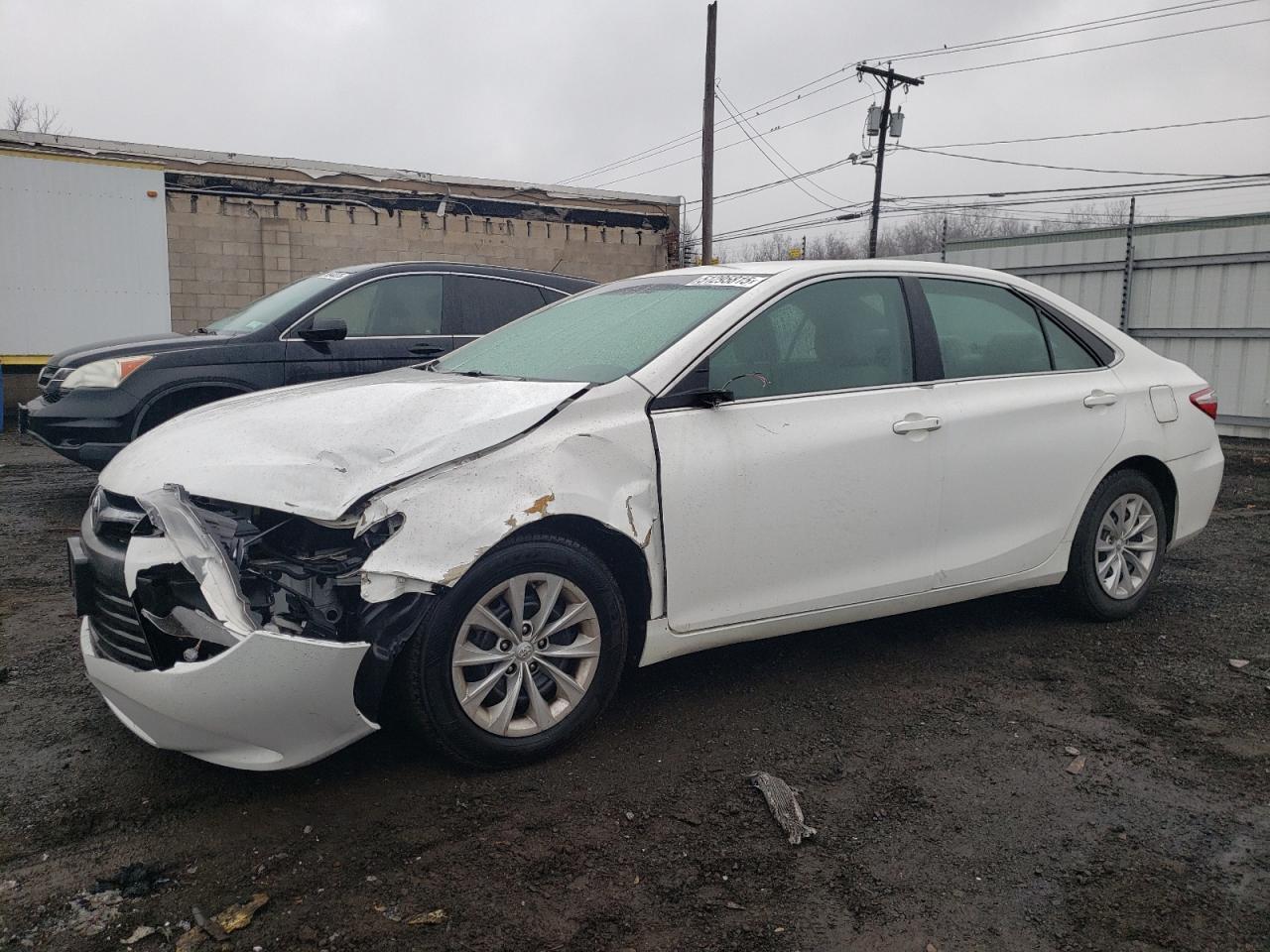 2015 TOYOTA CAMRY LE