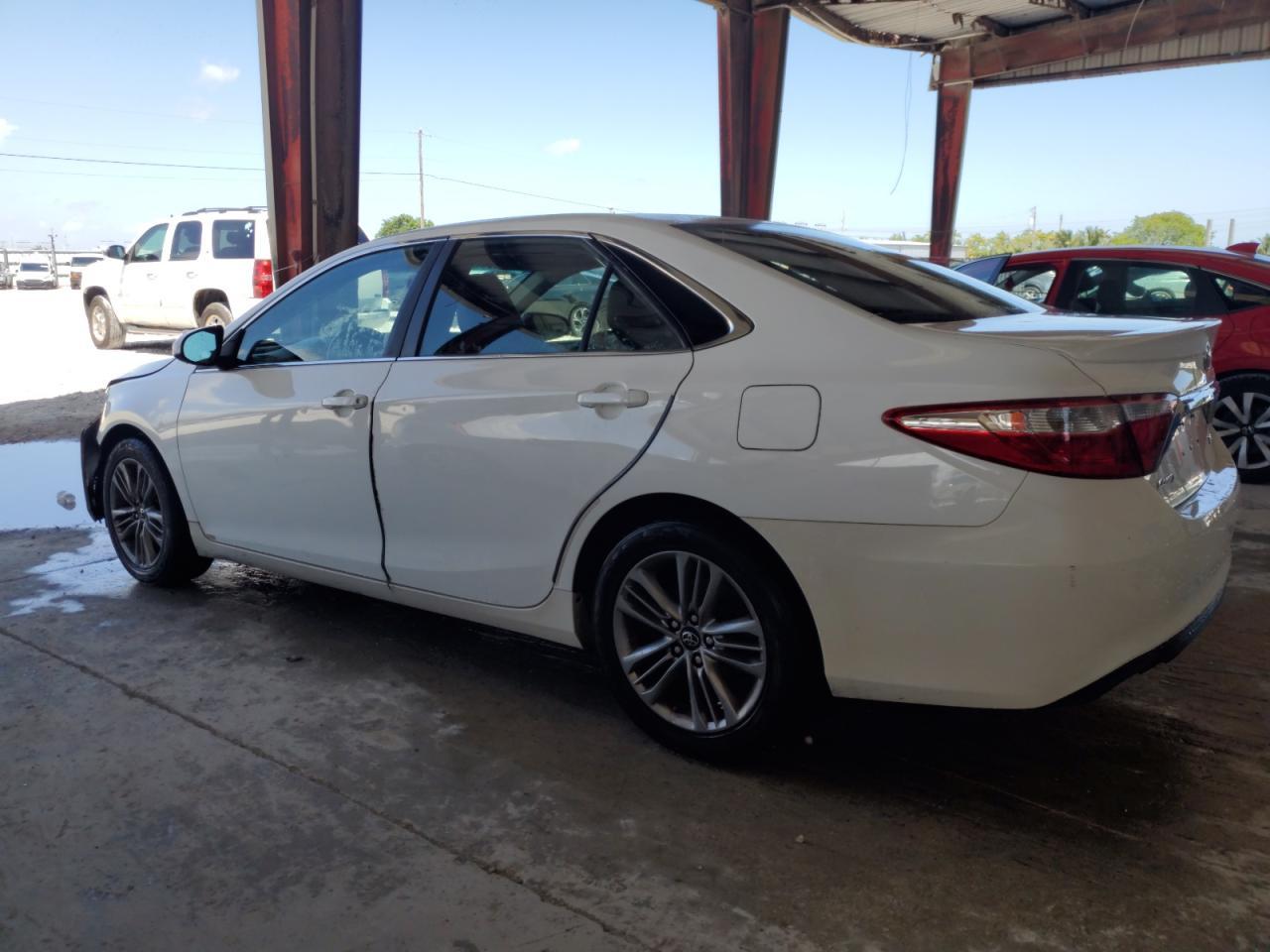2016 TOYOTA CAMRY LE - Image 2