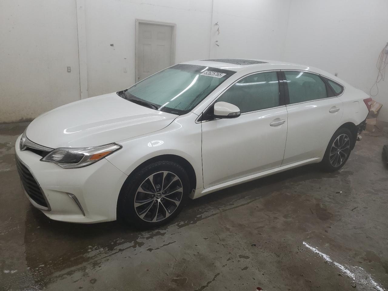2016 TOYOTA AVALON XLE