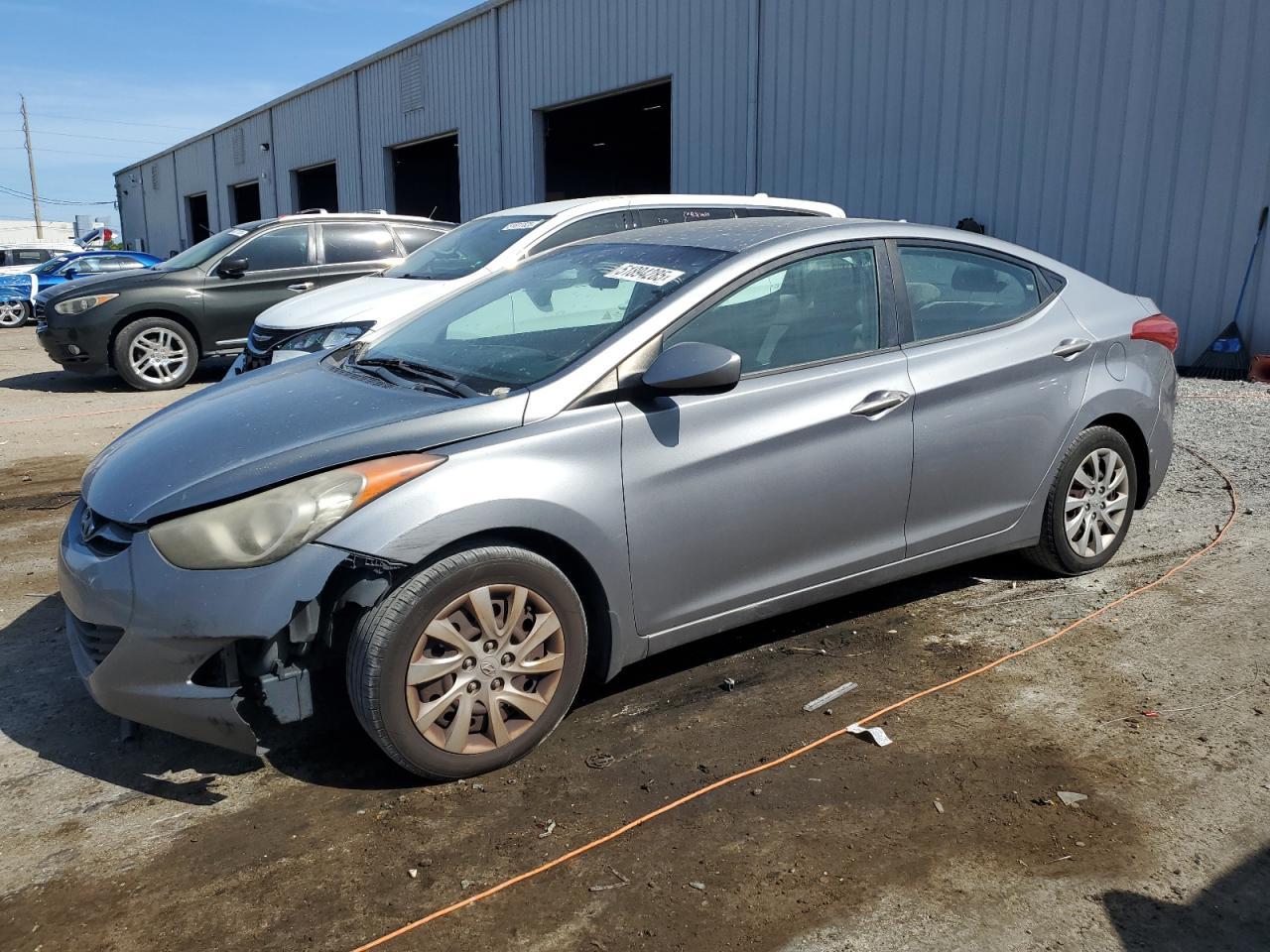 2013 HYUNDAI ELANTRA GL
