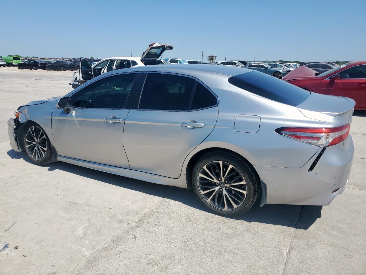 2018 TOYOTA CAMRY L - Фото 2