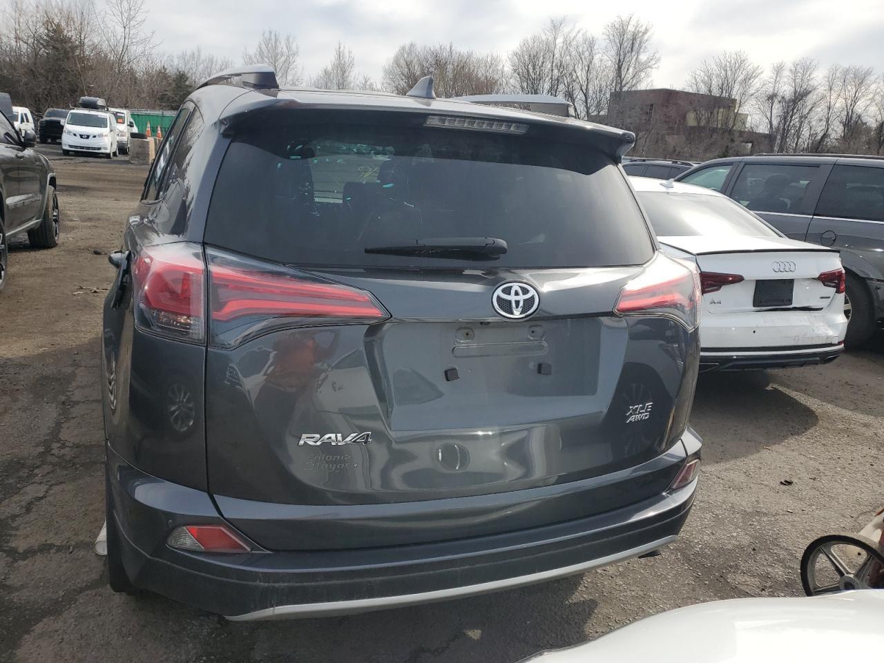 2017 TOYOTA RAV4 XLE - Image 6