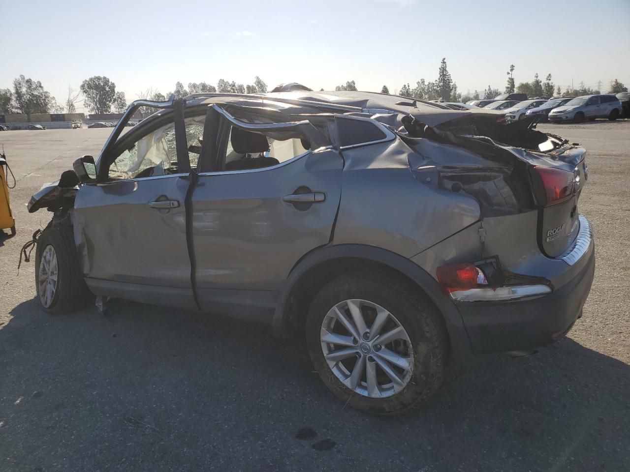 2017 NISSAN ROGUE SPOR - Image 2
