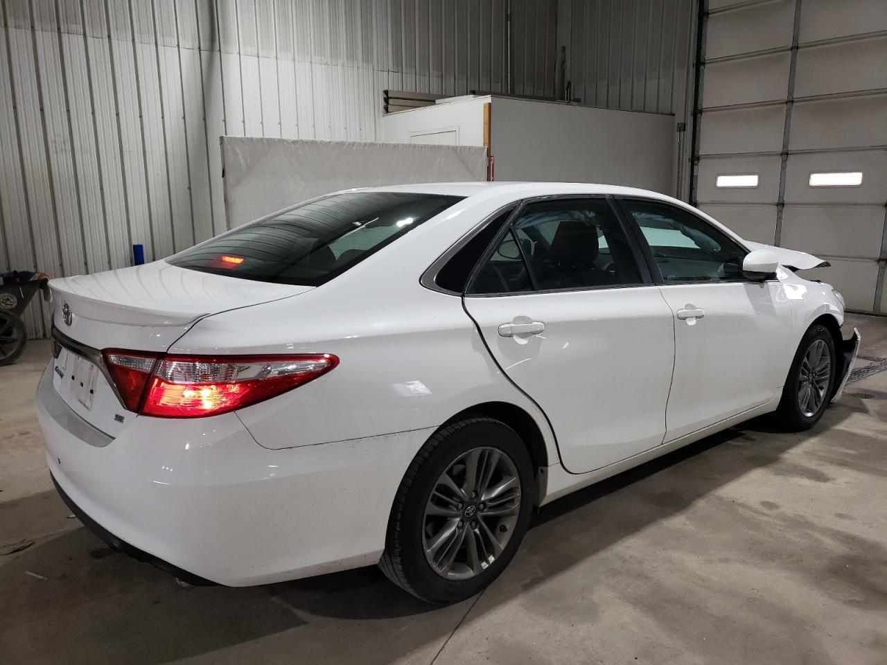 2016 TOYOTA CAMRY LE - Фото 3