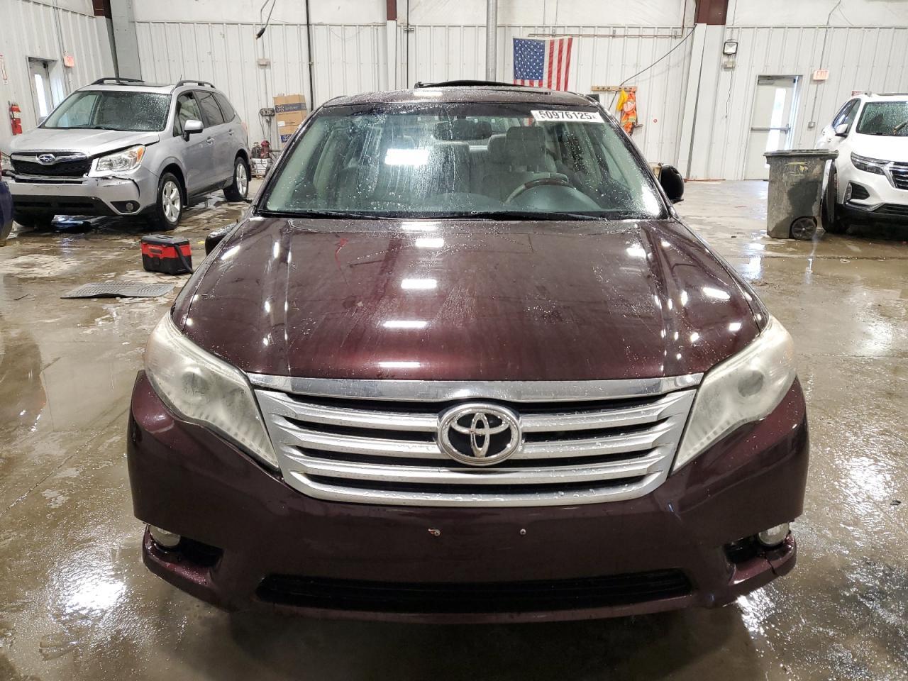 2011 TOYOTA AVALON BAS - Image 5