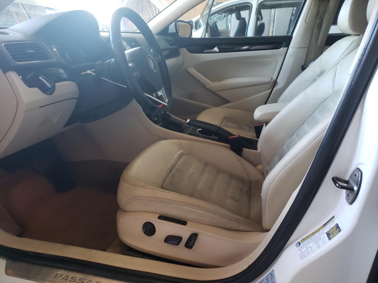 2014 VOLKSWAGEN PASSAT SEL - Фото 7