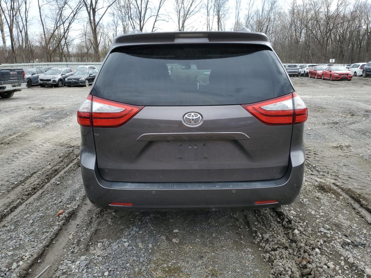2015 TOYOTA SIENNA XLE - Фото 6