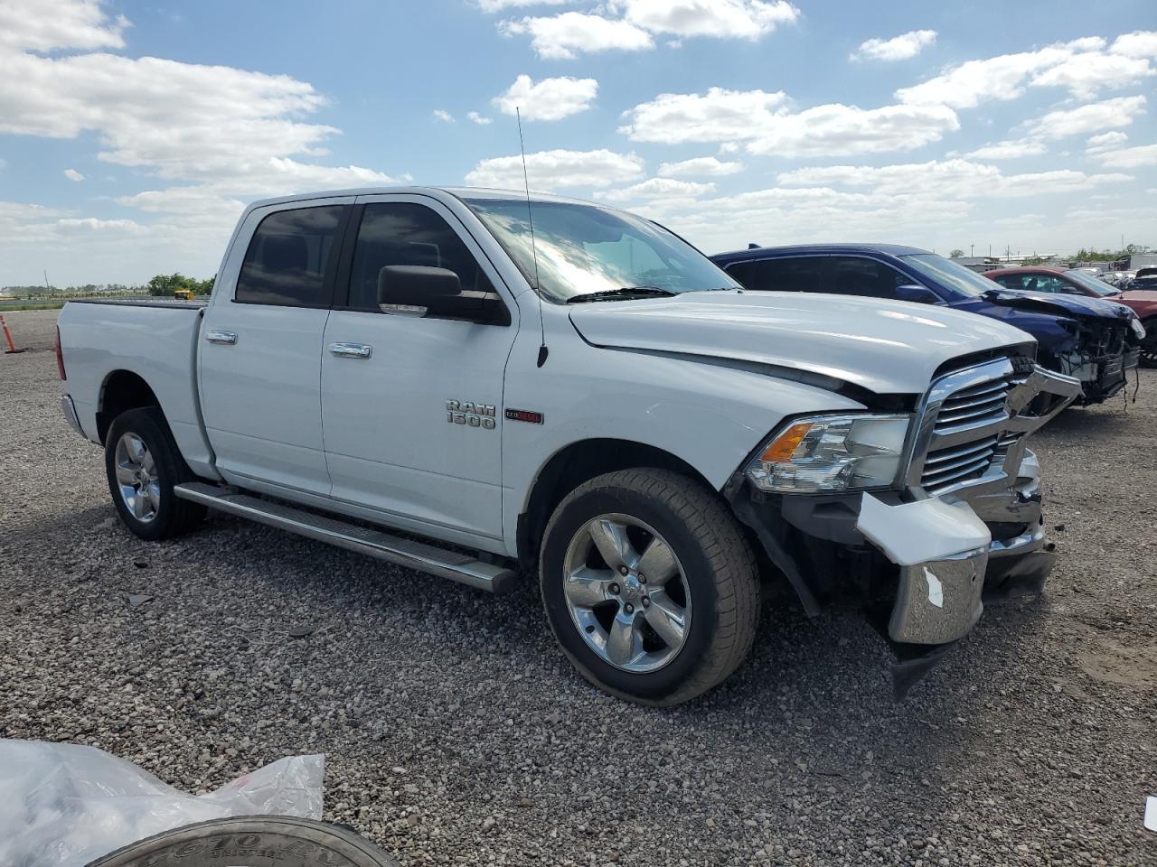 2015 RAM 1500 SLT - Image 4