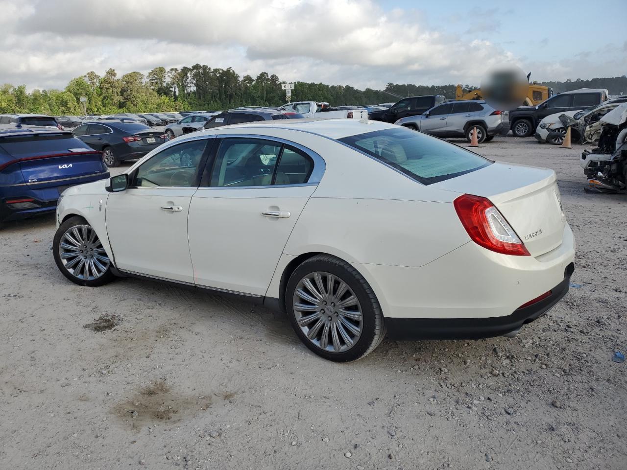 2013 LINCOLN MKS - Image 2