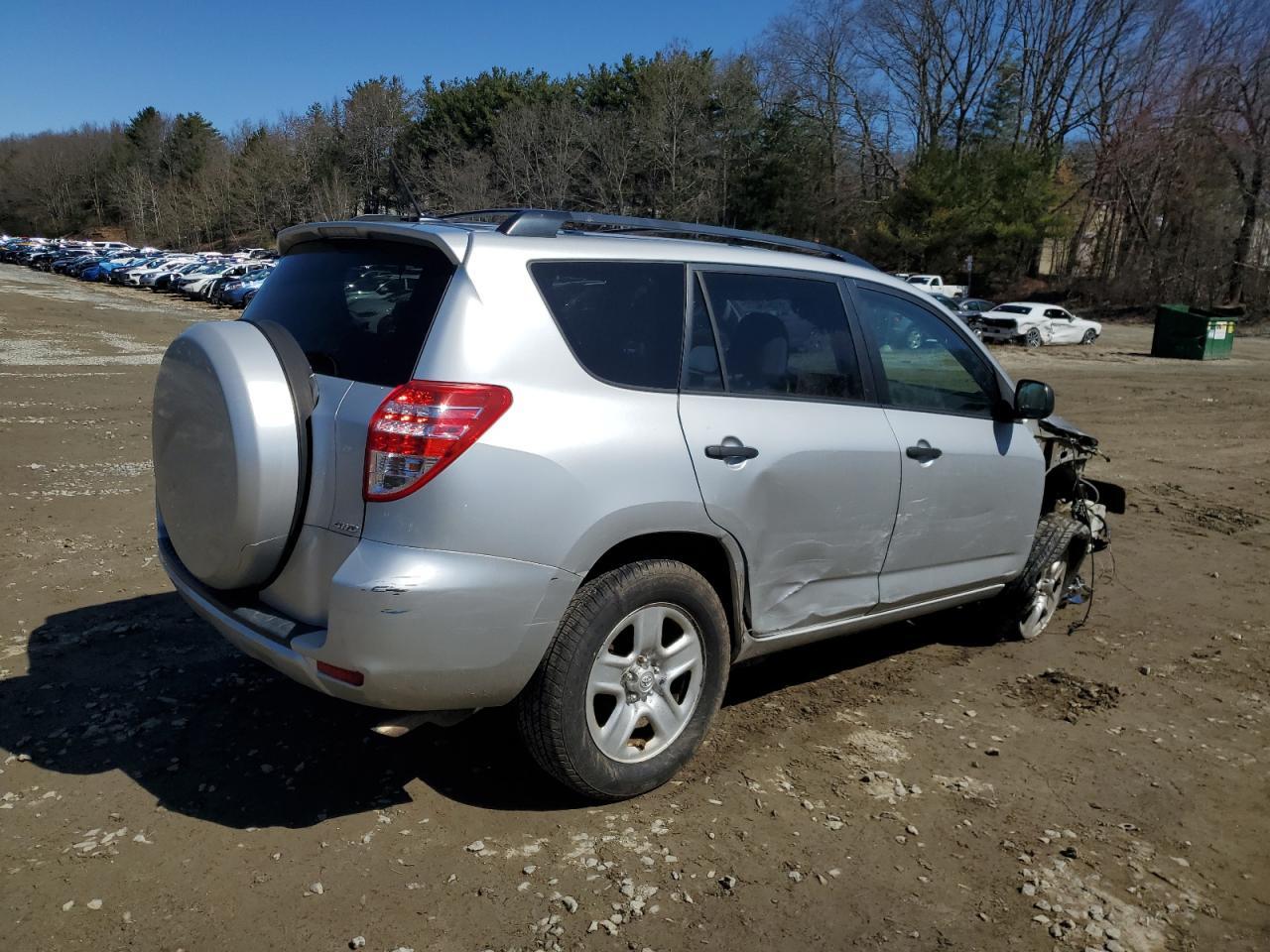 2011 TOYOTA RAV4 - Image 3