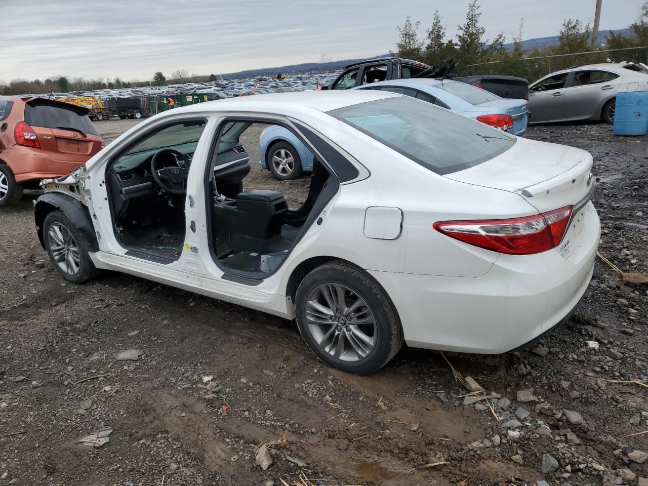 2017 TOYOTA CAMRY LE - Фото 2