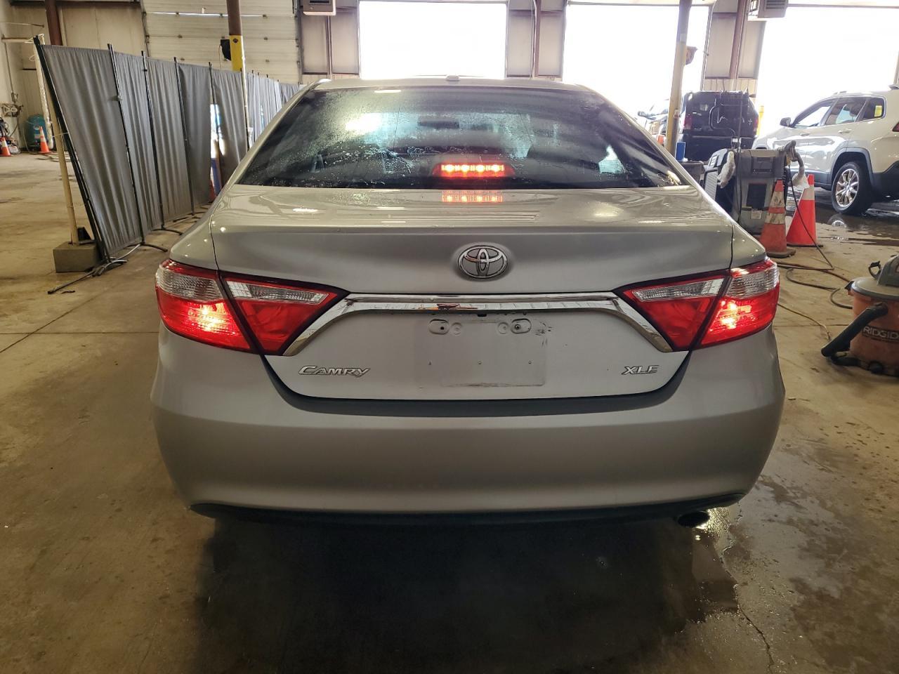 2015 TOYOTA CAMRY LE - Image 6