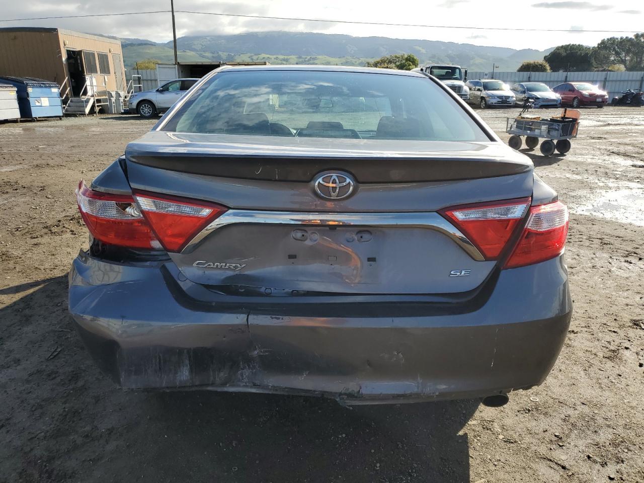 2016 TOYOTA CAMRY LE - Фото 6