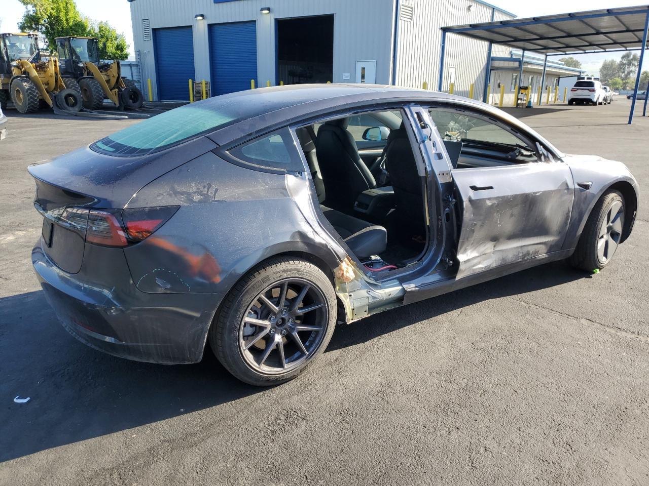 2023 TESLA MODEL 3 - Фото 3