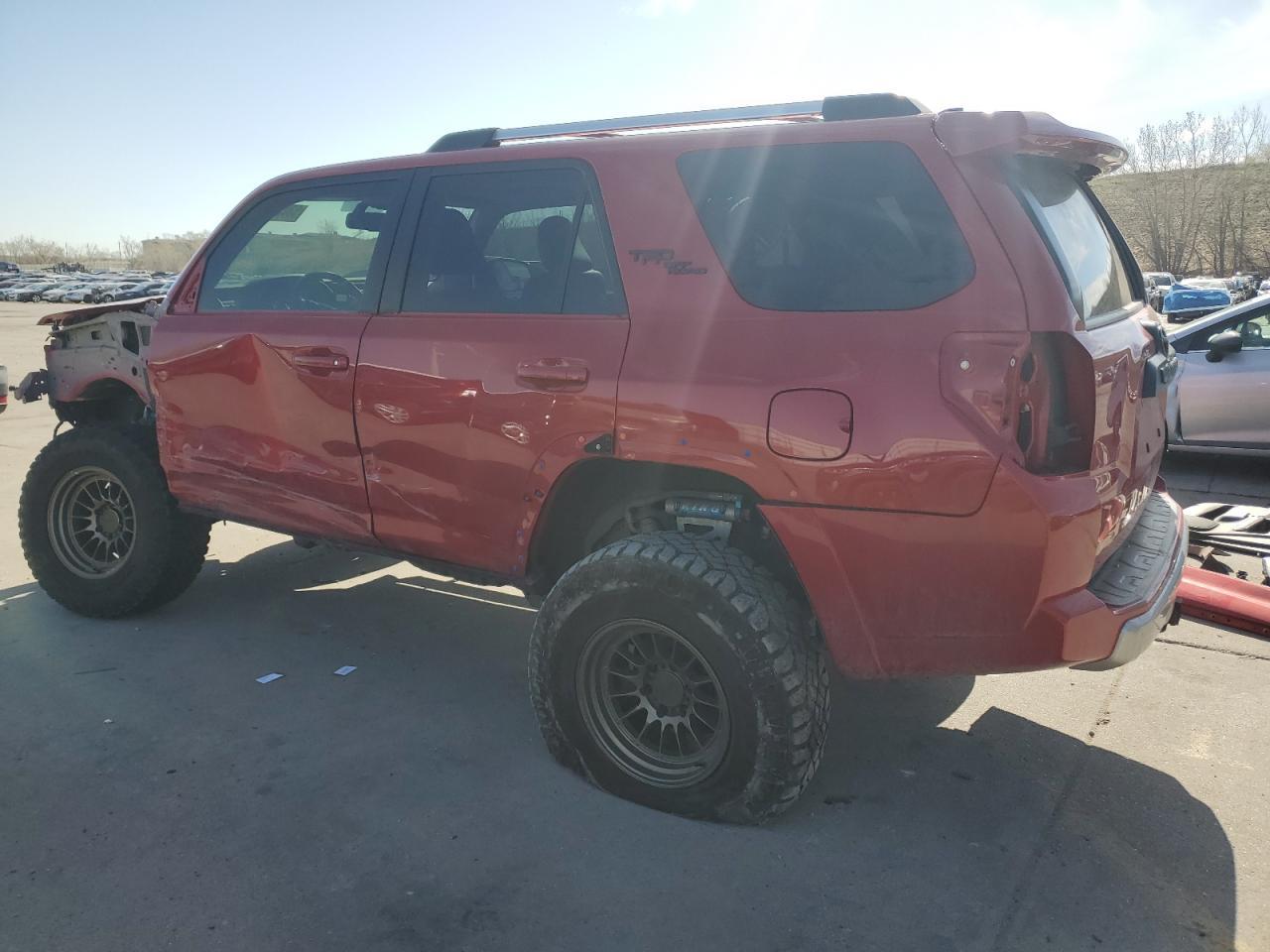 2018 TOYOTA 4RUNNER SR - Фото 2