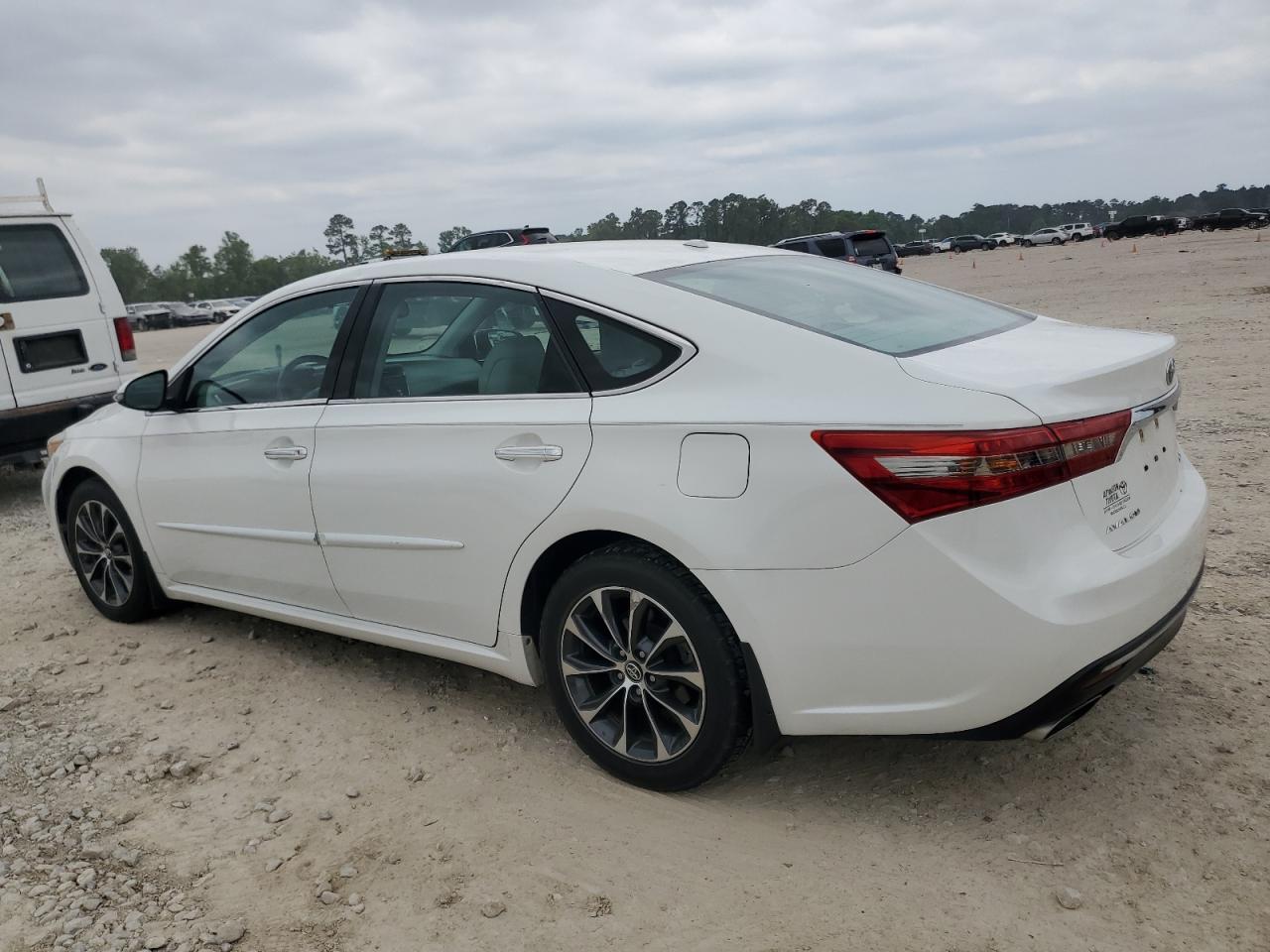 2016 TOYOTA AVALON XLE - Image 2