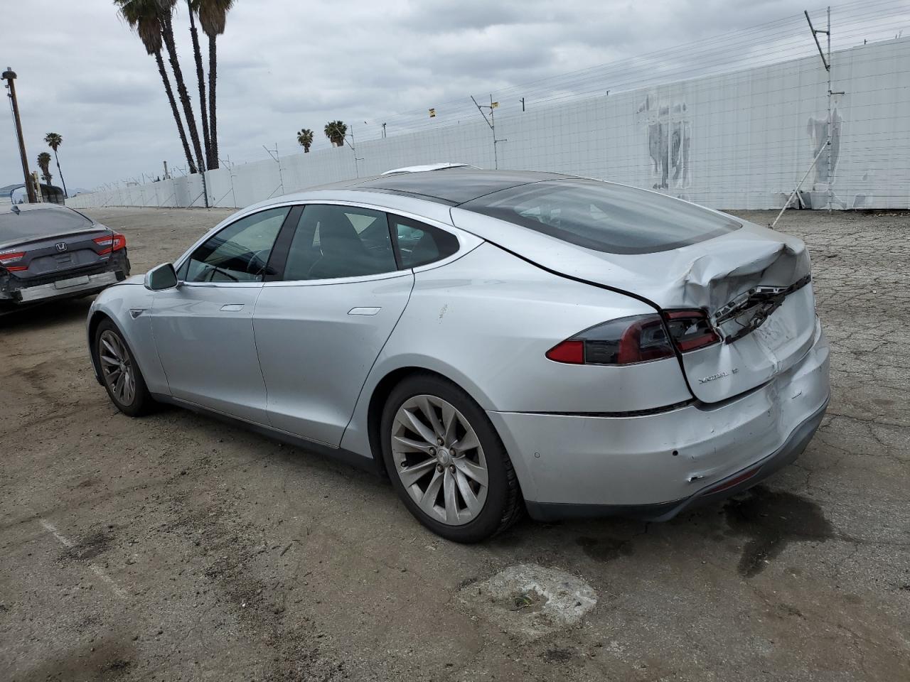 2015 TESLA MODEL S 85 - Image 2
