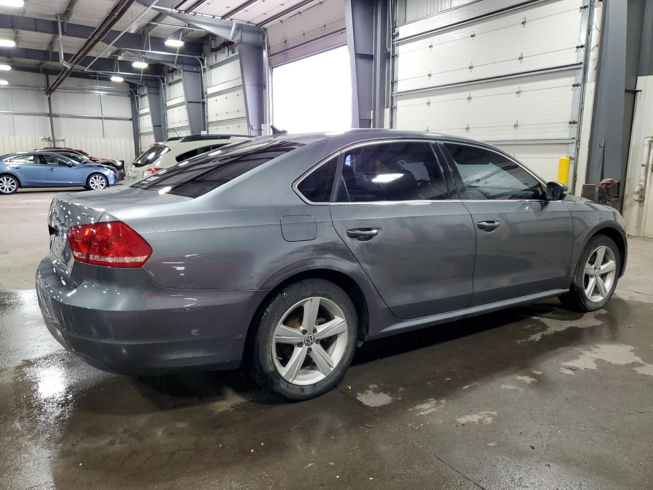 2013 VOLKSWAGEN PASSAT SE - Фото 3