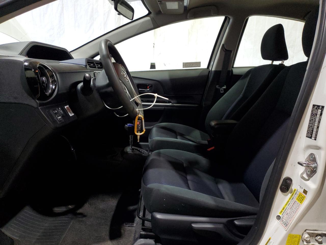 2016 TOYOTA PRIUS C - Image 7