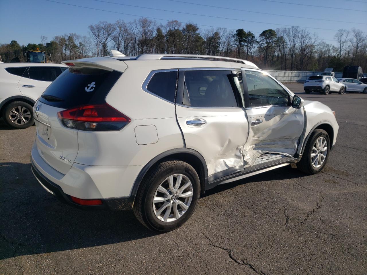 2018 NISSAN ROGUE S - Фото 3