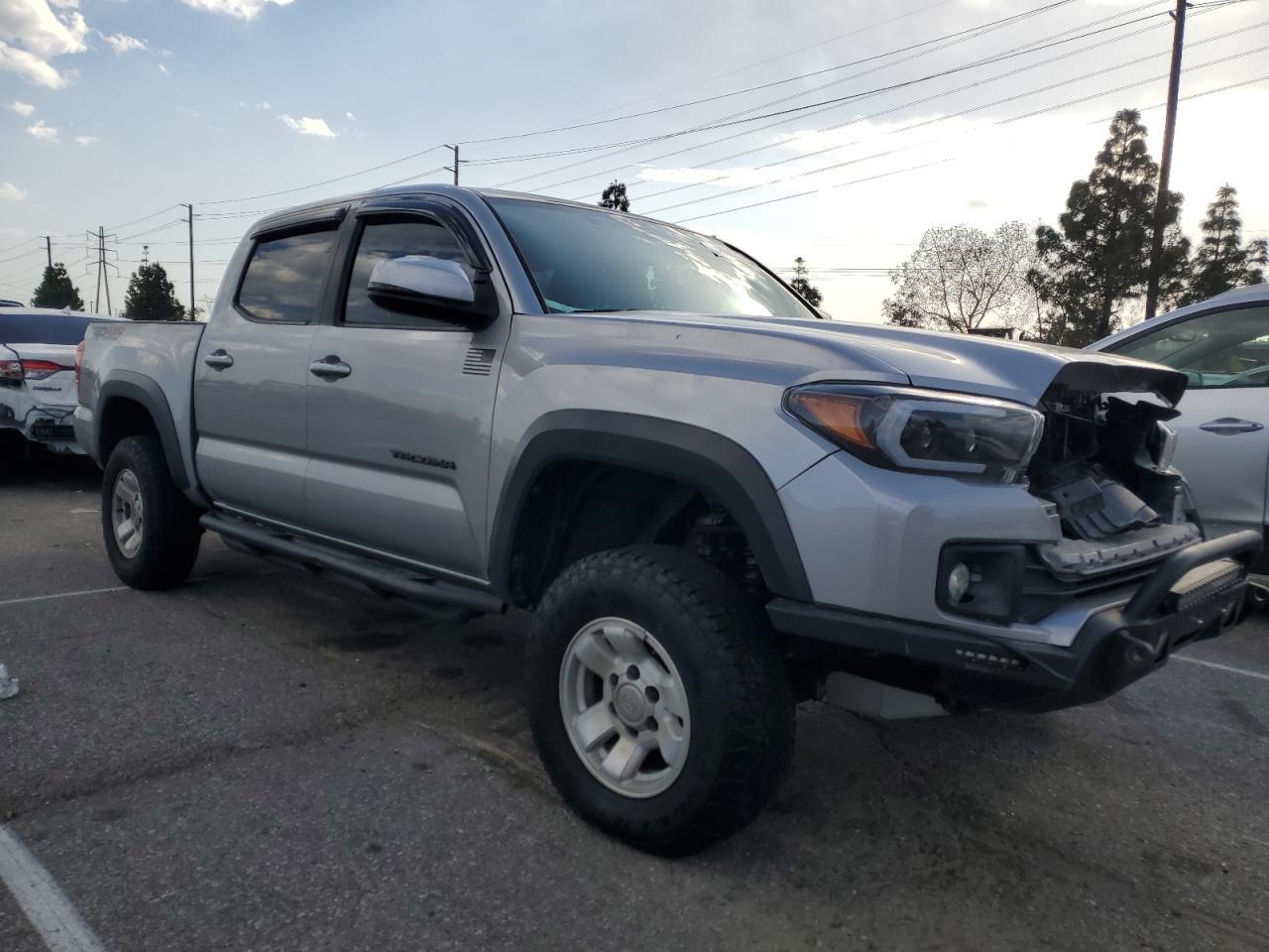 2017 TOYOTA TACOMA DOU - Фото 4