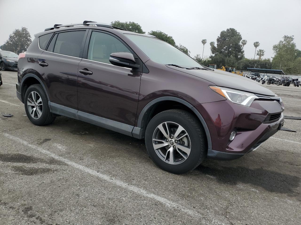 2016 TOYOTA RAV4 XLE - Фото 4