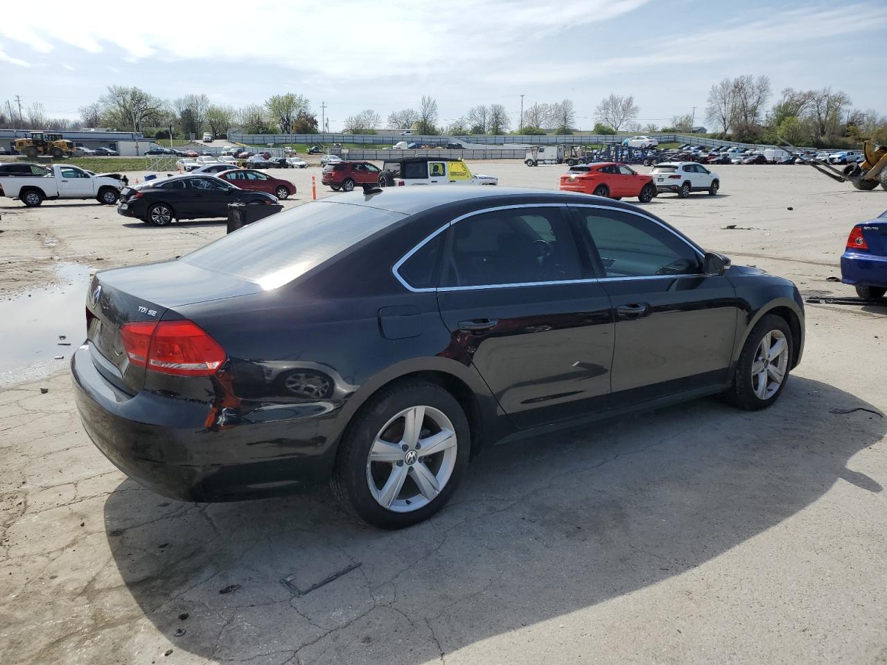 2013 VOLKSWAGEN PASSAT SE - Фото 3