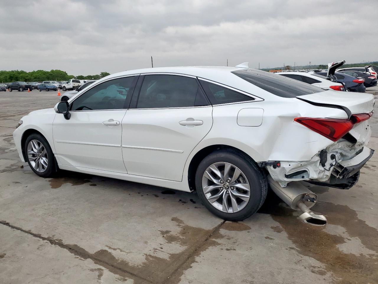 2022 TOYOTA AVALON XLE - Image 2