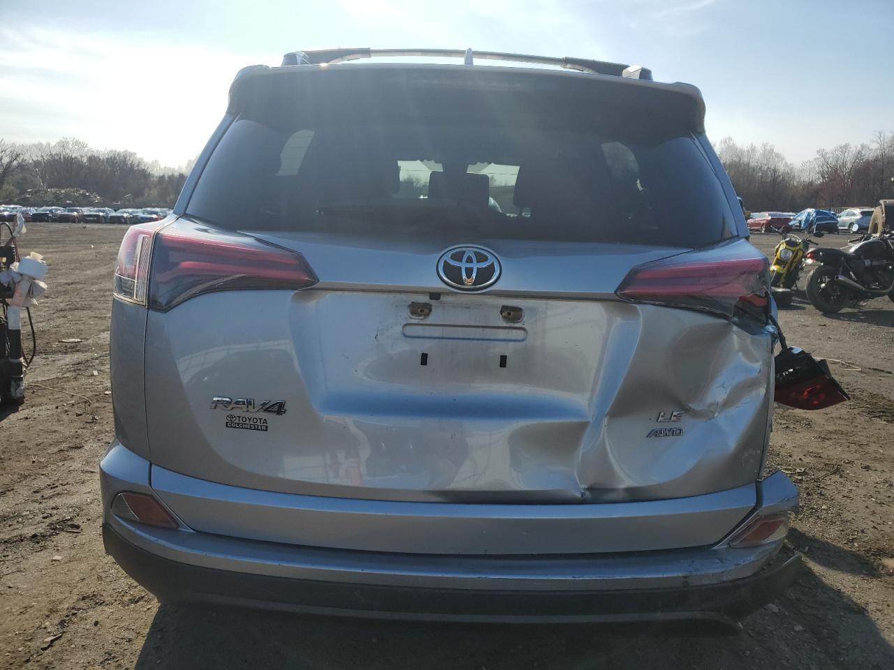 2018 TOYOTA RAV4 LE - Image 6