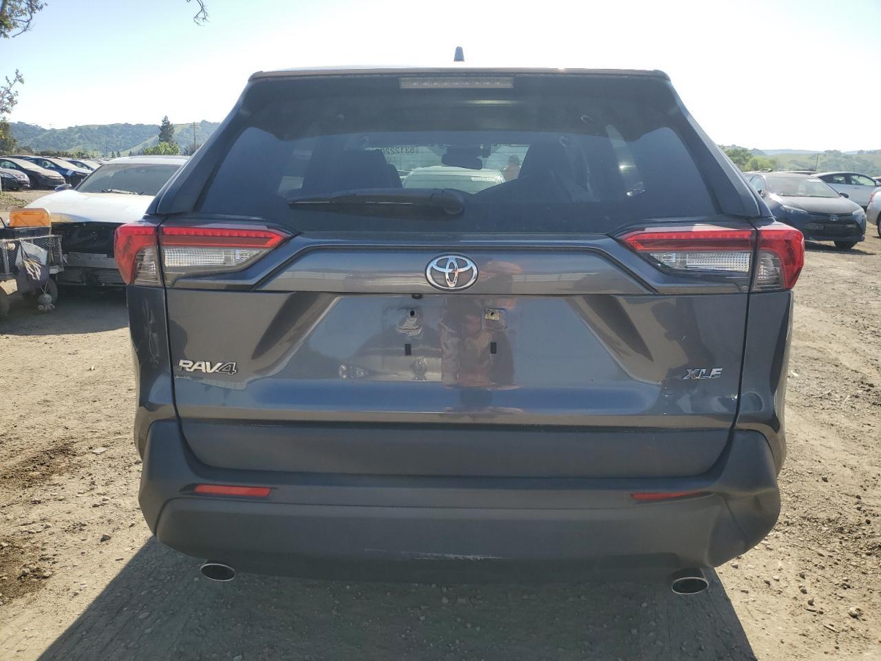 2019 TOYOTA RAV4 XLE P - Фото 6