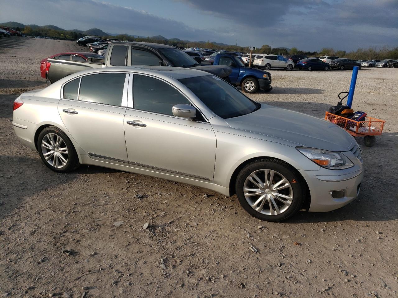 2011 HYUNDAI GENESIS 4. - Image 4
