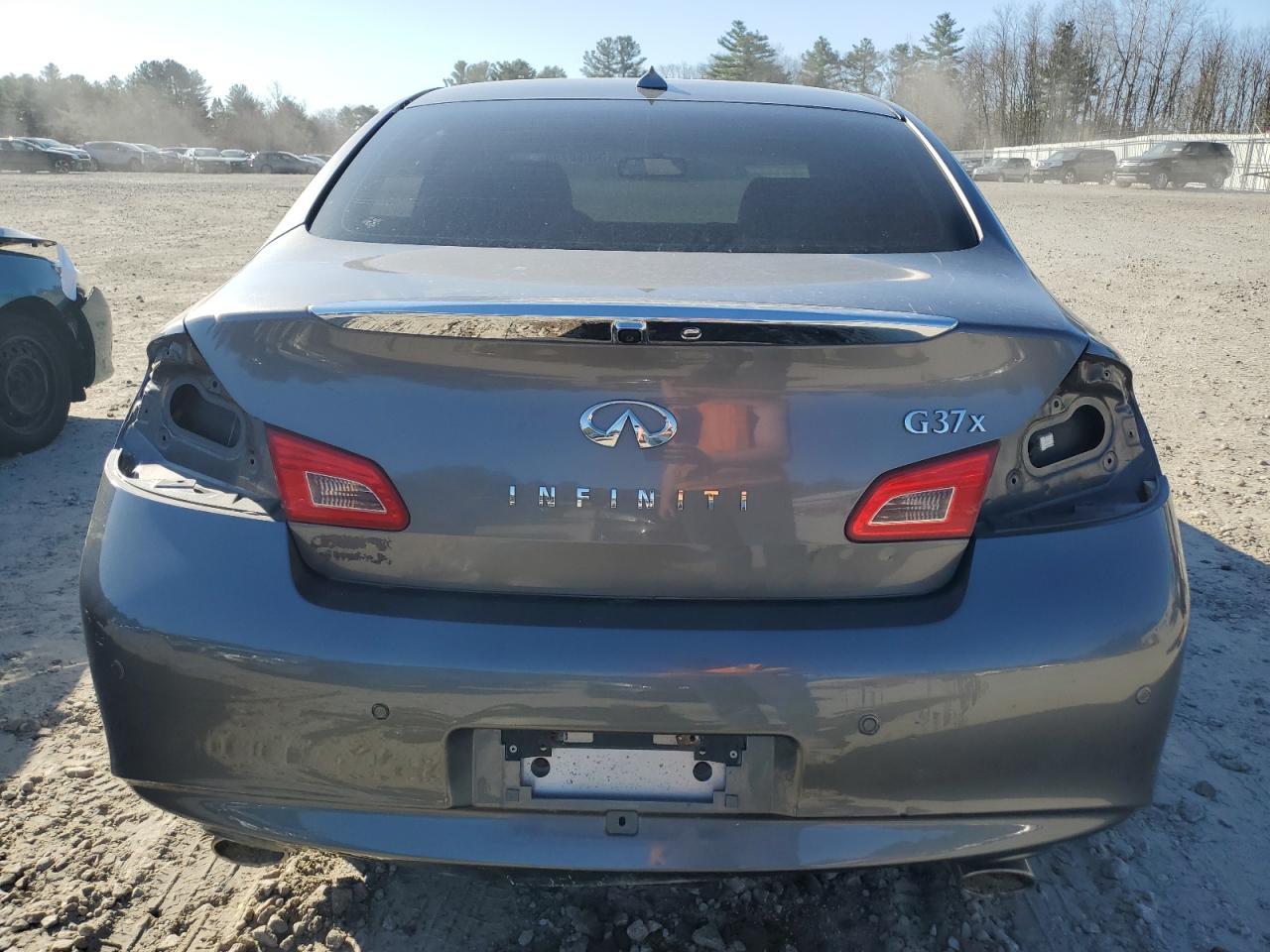 2012 INFINITI G37 - Image 6