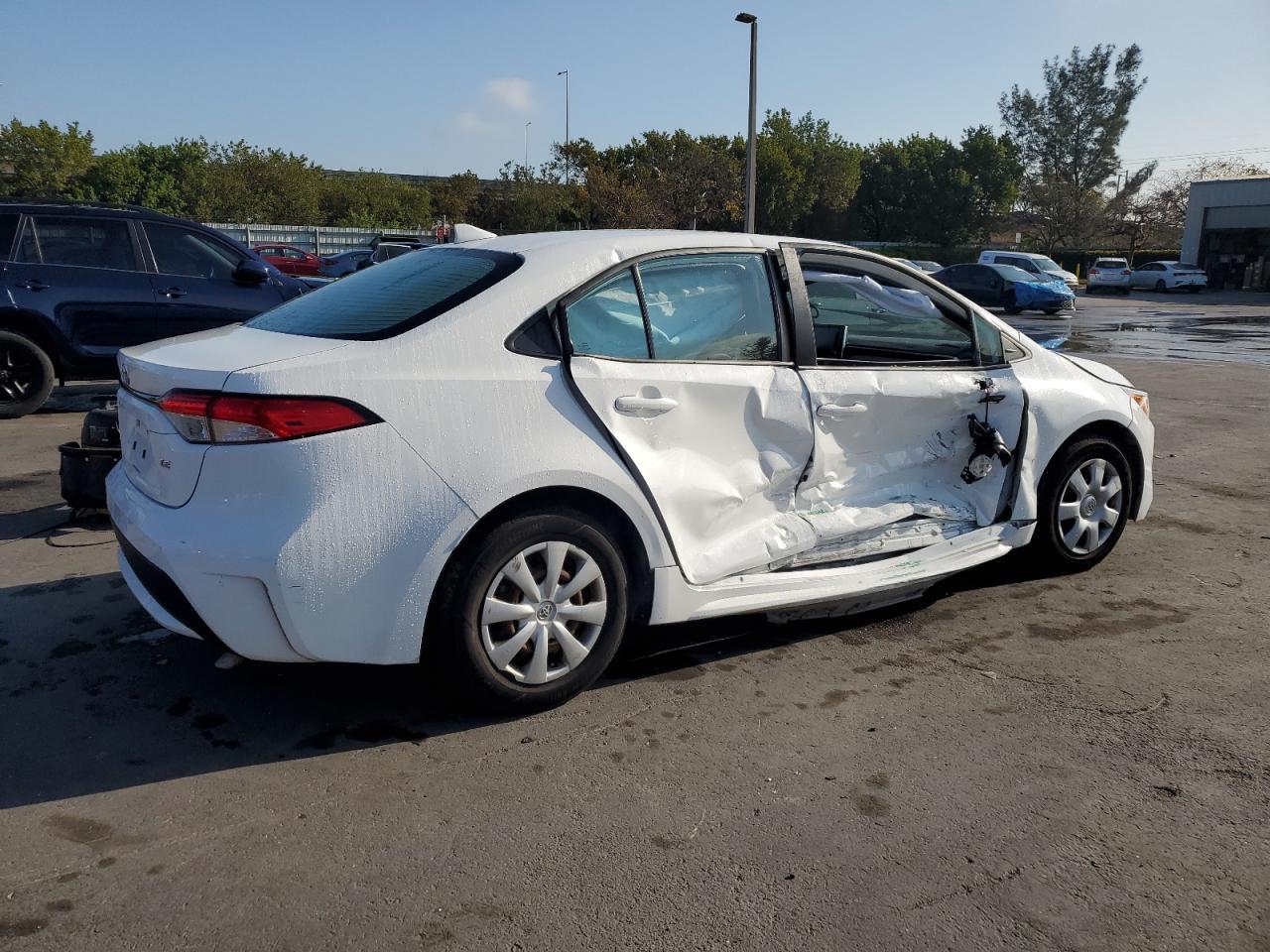 2021 TOYOTA COROLLA LE - Image 3