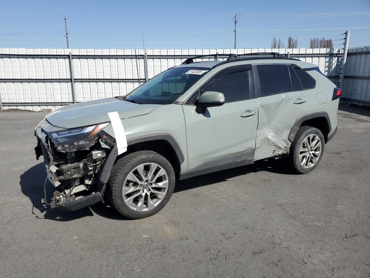 2022 TOYOTA RAV4 XLE P