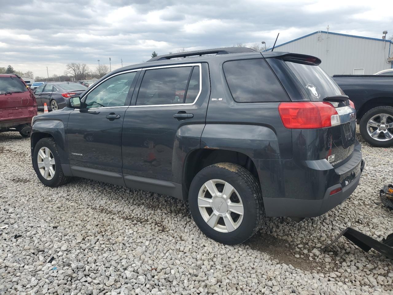 2013 GMC TERRAIN SL - Image 2