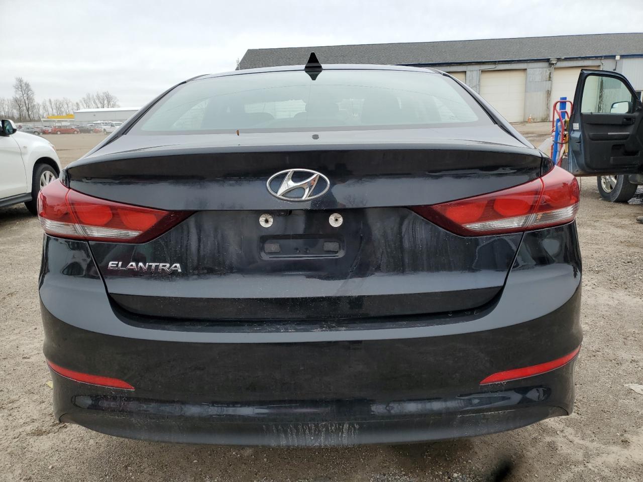 2018 HYUNDAI ELANTRA SE - Image 6