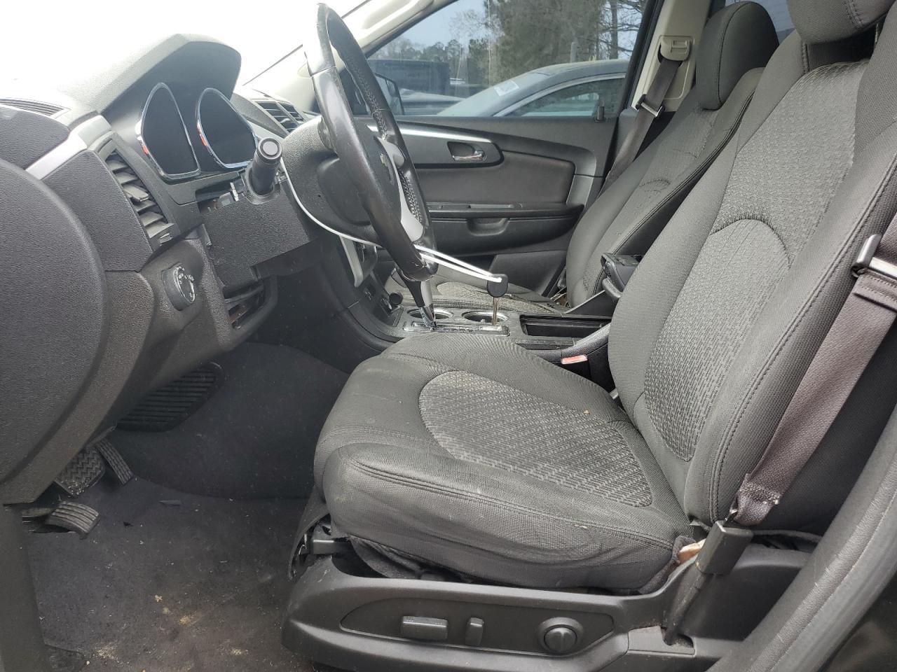 2011 CHEVROLET TRAVERSE L - Image 7