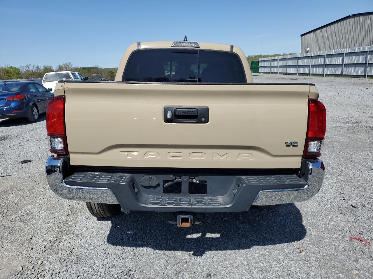 2018 TOYOTA TACOMA DOU - Фото 6