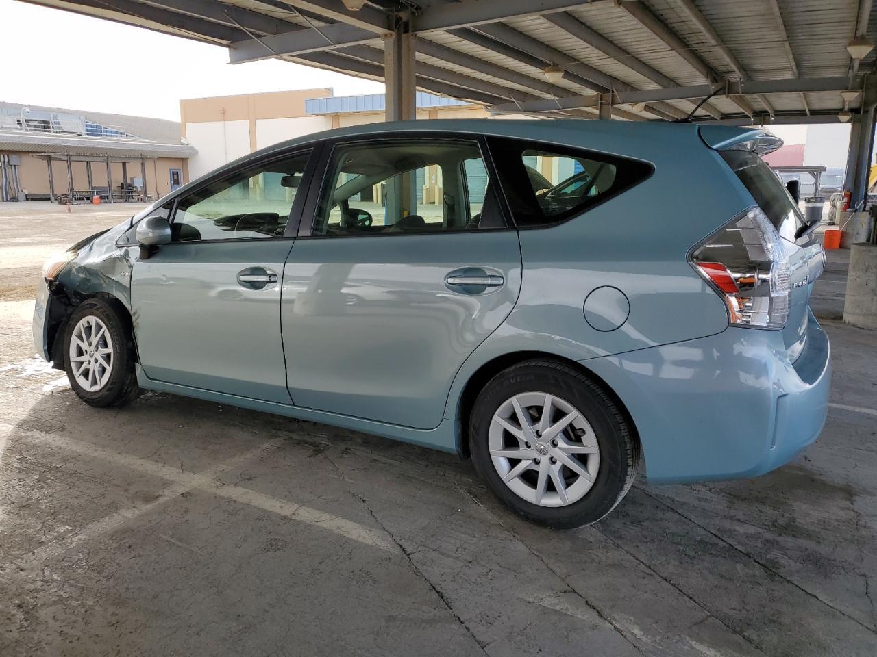 2013 TOYOTA PRIUS V - Image 2