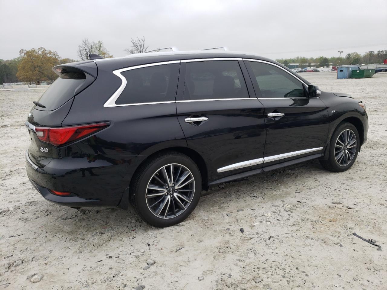 2019 INFINITI QX60 LUXE - Image 3