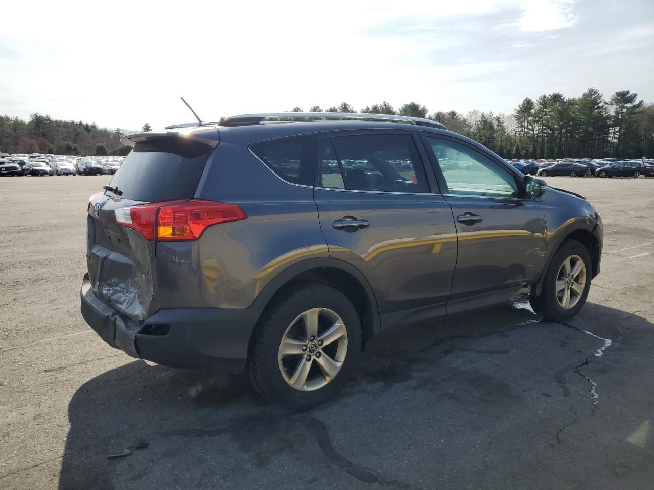 2015 TOYOTA RAV4 XLE - Фото 3