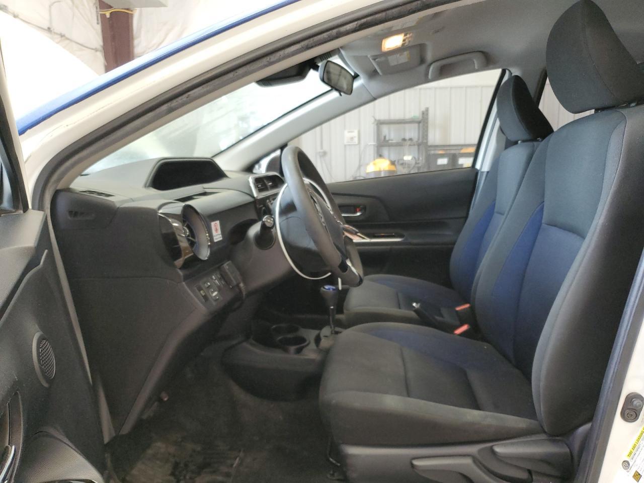 2018 TOYOTA PRIUS C - Фото 7