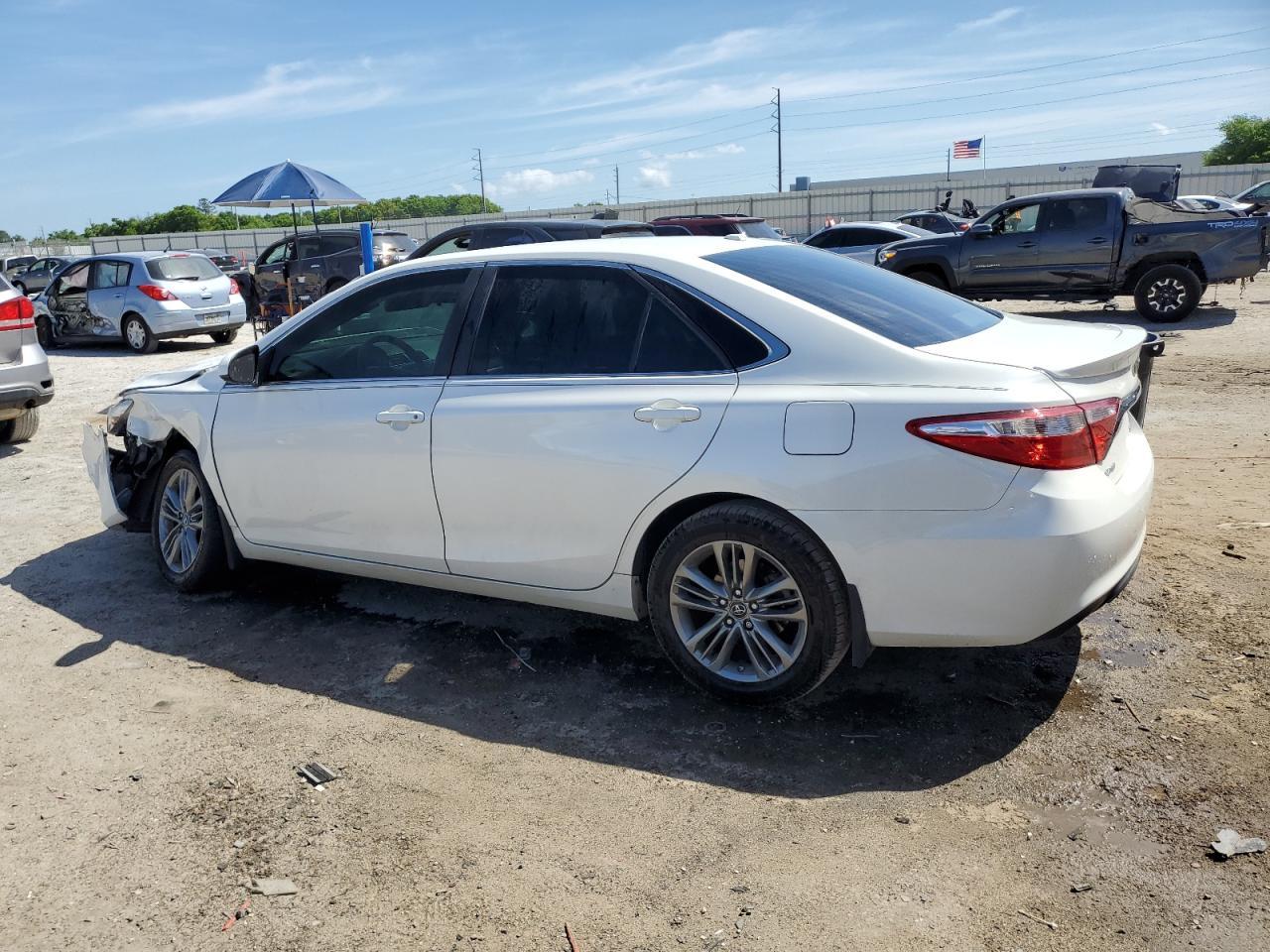 2016 TOYOTA CAMRY LE - Фото 2