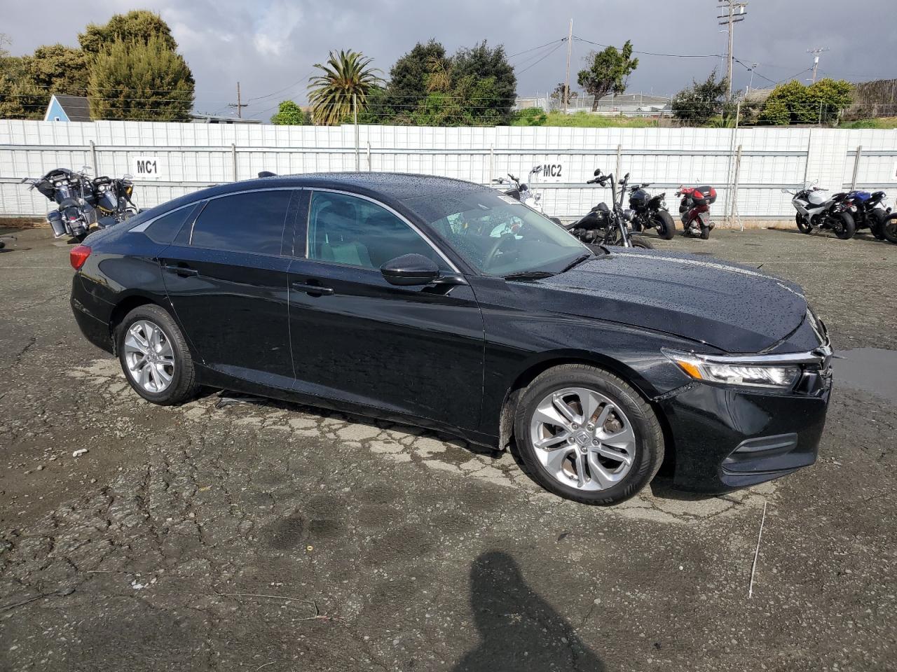 2018 HONDA ACCORD LX - Image 4