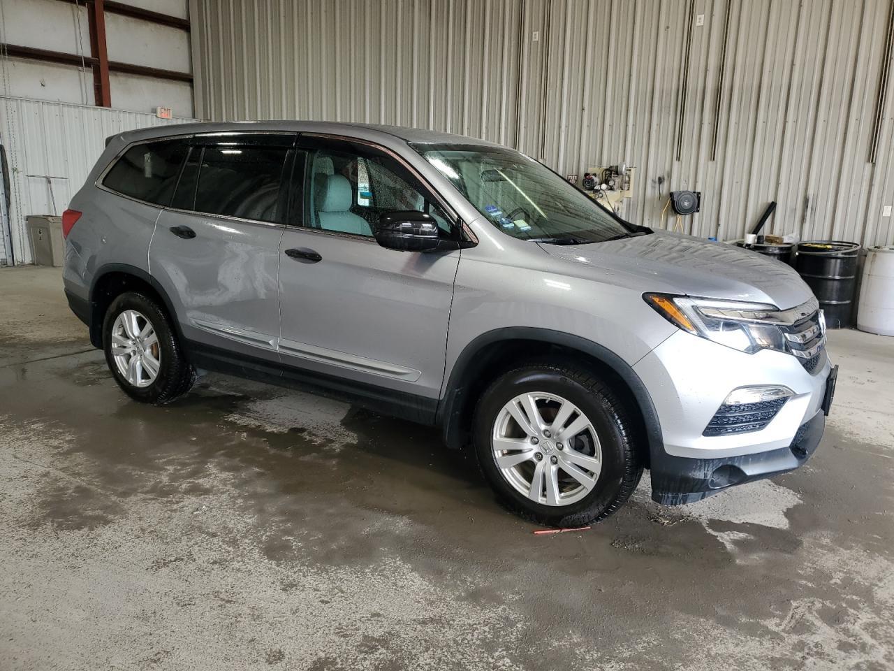 2017 HONDA PILOT LX - Image 4