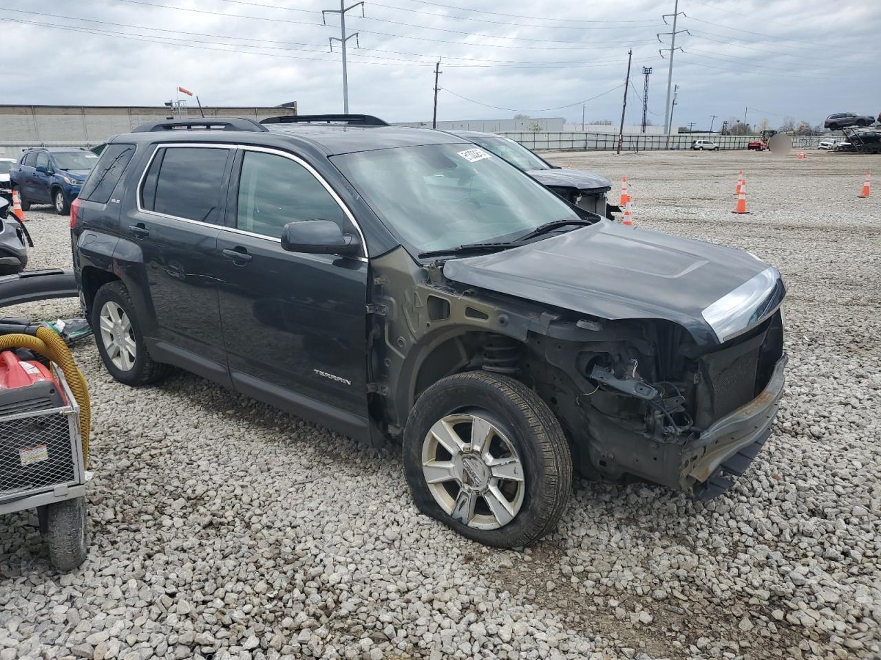2013 GMC TERRAIN SL - Image 4