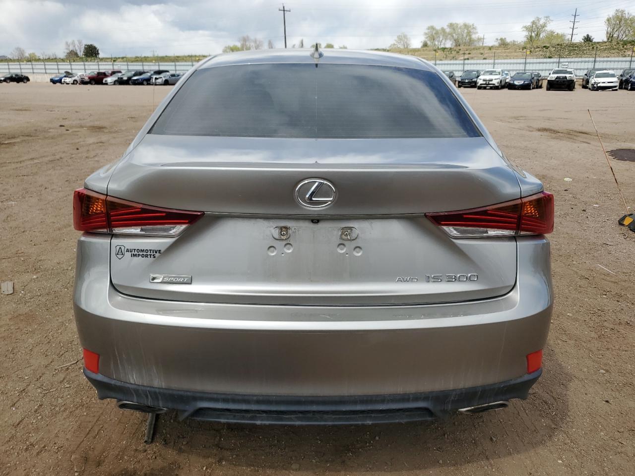 2018 LEXUS IS 300 - Image 6