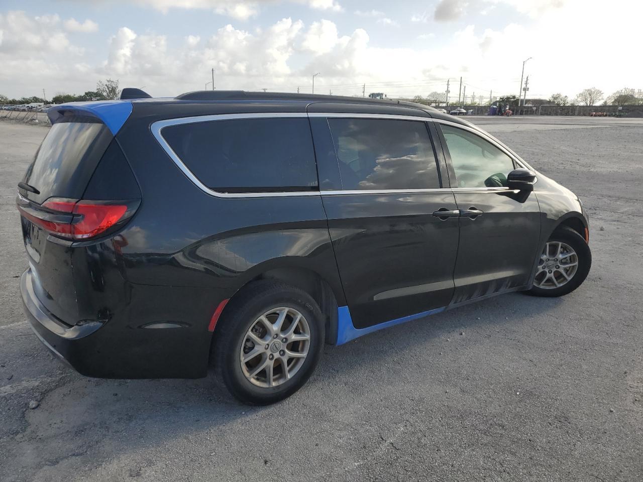 2022 CHRYSLER PACIFICA T - Image 3