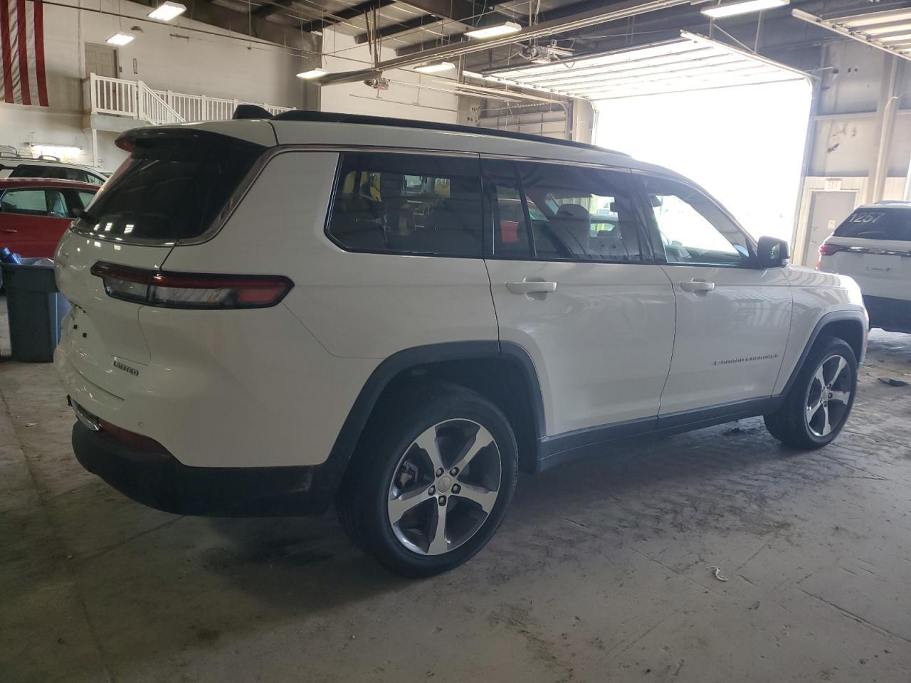 2024 JEEP GRAND CHER - Image 3